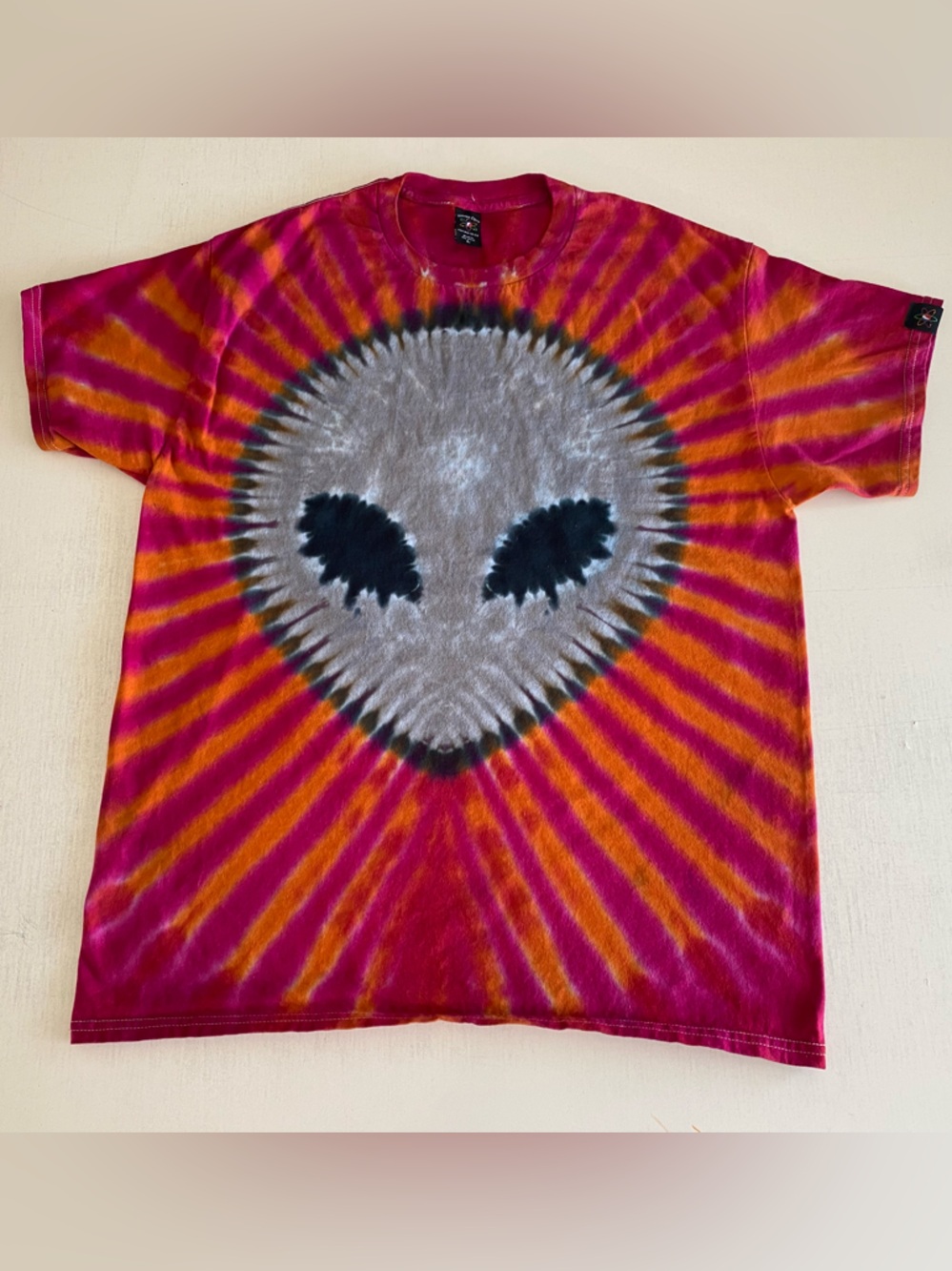 Shirt Tie-Dye handmade unisex, 100% cotton alien Face Tee in Fuchsia and Orange